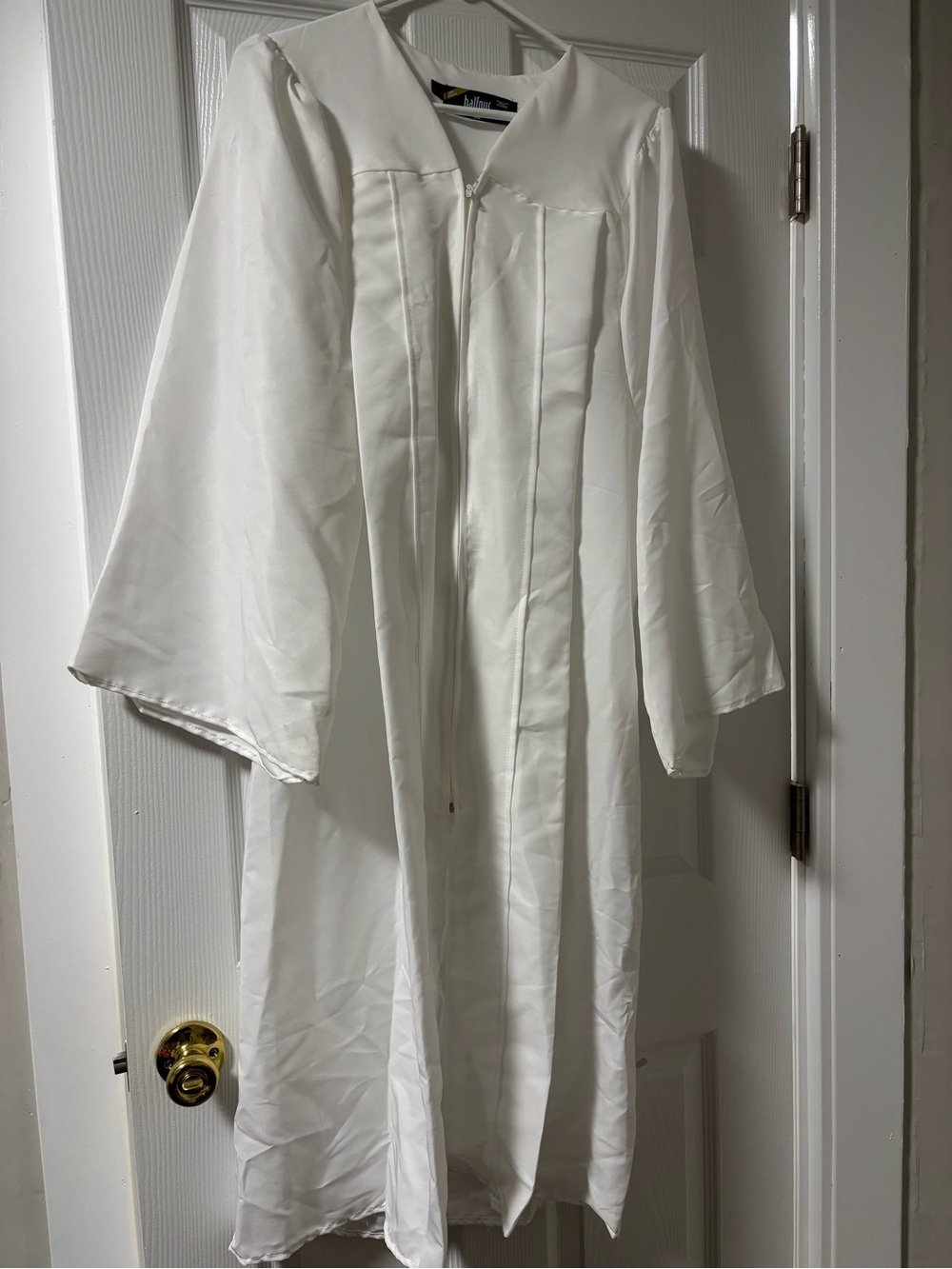 Unbranded White Graduation Gown with Front Zip